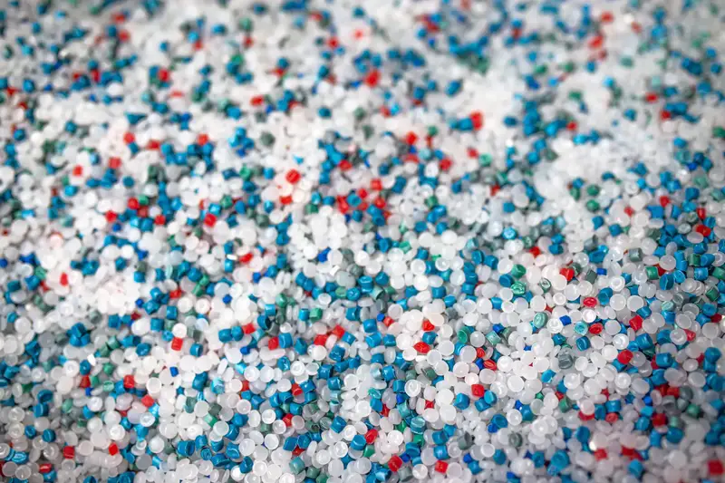 Pellets de polietileno, la materia prima de nuestros envases